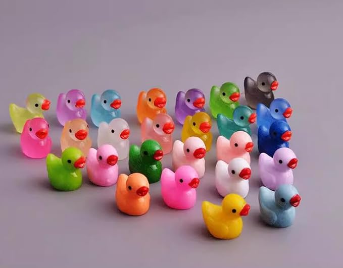 100pcs Mini Resin Duck,15 mm Dollhouse Décor for Aquarium Decor Micro Fairy Garden Landscape Hide,Seek Party Toys,Easter Basket Stuffer, Gift for All Ages (Nonluminous-Multicolour)