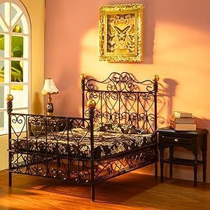 8Pcs 1:12 Dollhouse Bedroom Furniture Set Miniature Black Metal Bed with Bedding, Wooden Bedside Table, Lamp, Books, Murals for Master Bedroom Dollhouse Furniture Decorations Accessories