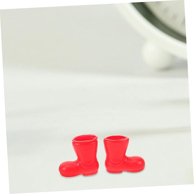 TOYZFRIENDY 100pcs Miniature Santa Claus Boots Cute Red Doll Plastic Rain Shoes for Christmas Table Centerpiece DIY Craft Projects Holiday Ornaments and Dollhouse Decorations