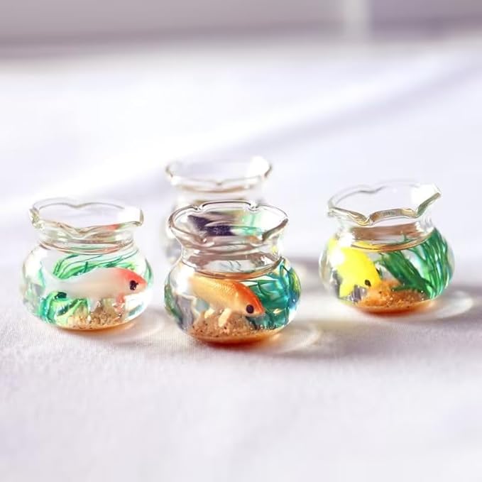 1Pcs Multicolour Mini Round Fish Tank Realistic Glass Decor for Dollhouse Display Captivating Miniature for Crafts Ornaments Handmade Landscape,Miniature Goldfish Bowls,Dollhouse Accessories(Yellow)