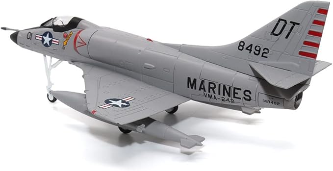 Motor city classics 1:72 Scale Military Diecast Collectible | Mcdonnell Douglas A-4C Skyhawk | Militaria Diecast Model 27291-56
