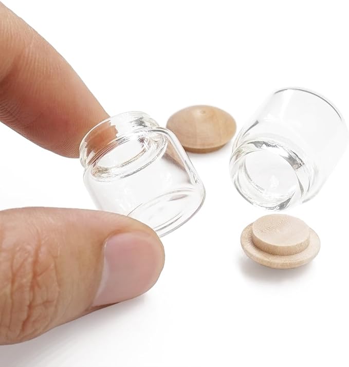 Odoria Dollhouse Glass Jars Miniature: 1/6 Scale Glass Bottles for Kitchen Restaurant - Mini Food Containers Empty with Lid 4Pcs