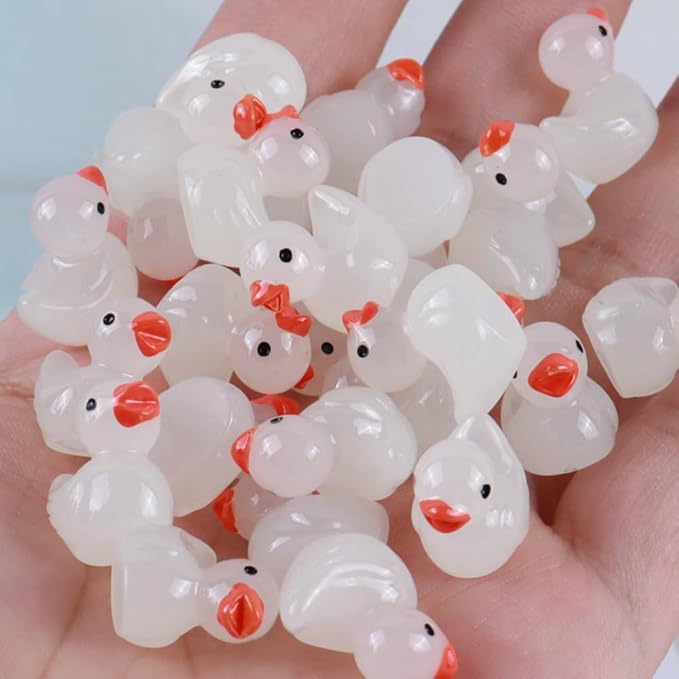 100pcs Mini Resin Duck,15 mm Dollhouse Décor Glow in The Dark for Aquarium Decor Micro Fairy Garden Landscape Hide,Seek Party Toys,Easter Basket Stuffer, Gift for All Ages (White-Duck)