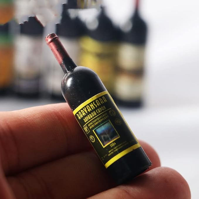 SXFSE Dollhouse Decoration Accessories, 1:12 Dollhouse Ornament 5 Pcs Mini Red Wine Bottle (Random Pattern)
