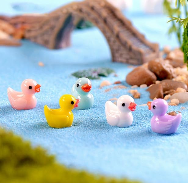 100pcs Mini Resin Duck,15 mm Dollhouse Décor Resin Ducks Glow in The Dark for Aquarium Decor Micro Fairy Garden Landscape Hide,Seek Party Toys,Craft Making and Ornament Scrapbooking (Yellow)