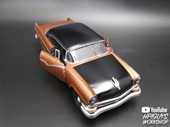 AMT 1956 Ford Victoria Hardtop 1:25 Scale Model Kit