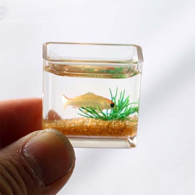 Dollhouse Miniature Fish Tank 1PC Dollhouse Mini Glass Fish Tank Model Home Ornament Miniature Fish Bowl Scene Model Dollhouse Decor Toy(Square) Dollhouse Accessories