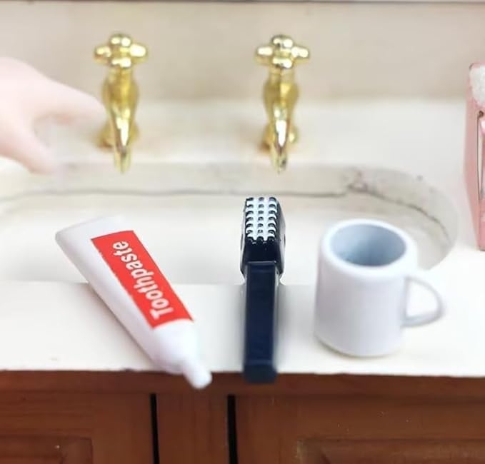3 Piece Cute Miniature Dollhouse Bathroom Kit – 1:12 Scale Accessories Including Cup, Toothpaste & Toothbrush（Random）, DIY Toiletries Models for Toilet Scene Crafting & Micro Display Decoration