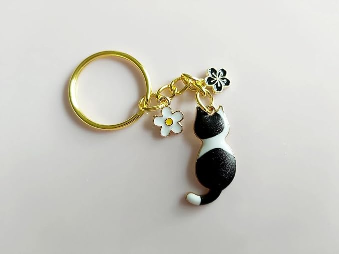 Agromusk Cute Cat Keychain, Enamel Flower Keyring Japanese Decor for Garden Cat Lovers, Kawaii Bag Charm With Sakura Flowers