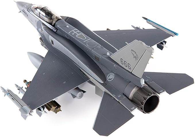 Motor city classics 1:72 Scale Diecast | F-16D Fighting Falcon Republic of Singapore Air Force, 145th Fighter Squadron, 2015 | JCW-72-F16-019 | JC Wings