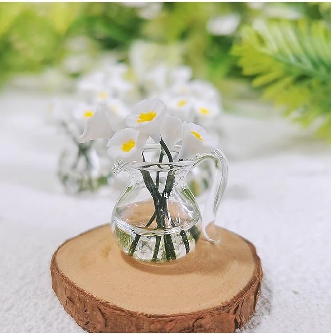 Mini Glass Vase with Lily Blossoms Car Decor for Women's Vehicles, Delicate and Elegant Miniature Flower Pot for Car Interior Decoration (Lily)