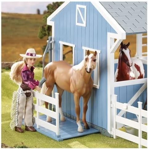 Breyer Horses Freedom Series Deluxe Country Stable & Wash Stall with Freedom Series Horse | 6 Piece Barn Playset Toy | 1:12 Scale Figurine | Model #61149 , Blue