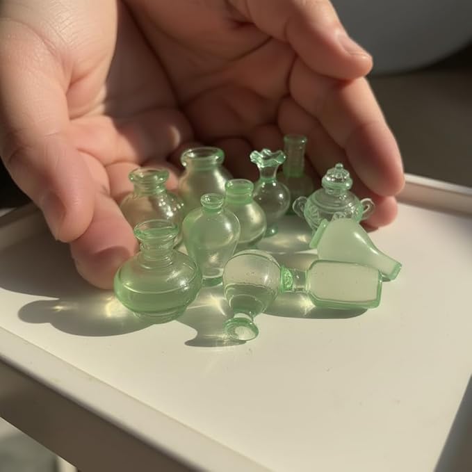 Dollhouse Decorative Accessories Miniature Translucent Decor Dollhouse Accessories Transparent mini Figurines Crystal Style Miniature Ornaments Resin Tiny Decorative Items 9 Pieces