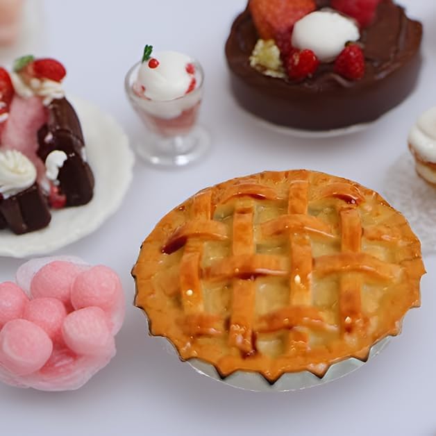 LUOZZY 3pcs Miniature Food Model Lifelike Dessert Model Doll House Pies Miniature Desserts Accessories
