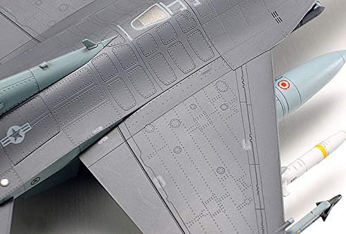 Tamiya Models Block 50 Fighting Falcon with Full Equipment Model Kit, Grey, Small