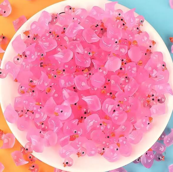 100pcs Mini Resin Duck,15 mm Dollhouse Décor Glow in The Dark for Aquarium Decor Micro Fairy Garden Landscape Hide,Seek Party Toys,Easter Basket Stuffer, Gift for All Ages (Pink-Duck)