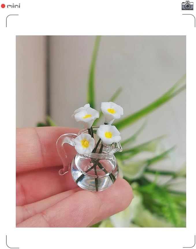 Mini Glass Vase with Lily Blossoms Car Decor for Women's Vehicles, Delicate and Elegant Miniature Flower Pot for Car Interior Decoration (Lily)