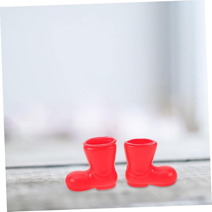 Garneck 100Pieces Mini Santa Claus Boots Craft Set for Christmas Decoration Miniature Red Mini Shoes for Dollhouse and Table Decoration Ideal Creative Craft Projects at Festive Time