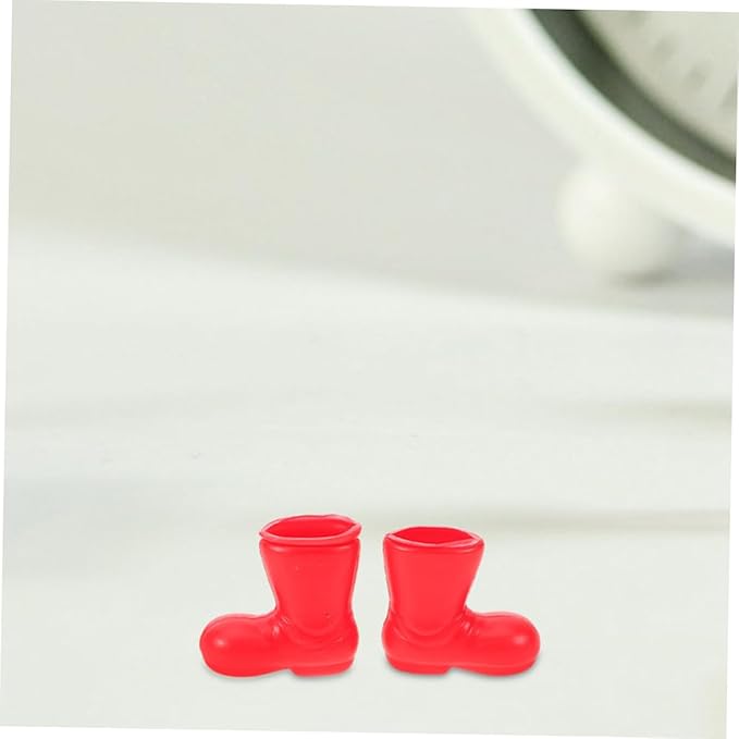 Garneck 100Pieces Mini Santa Claus Boots Craft Set for Christmas Decoration Miniature Red Mini Shoes for Dollhouse and Table Decoration Ideal Creative Craft Projects at Festive Time