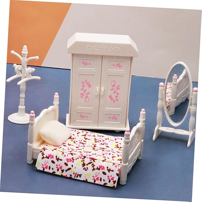 Milisten 1Set Miniature Bedroom Furniture Wear Resistant Dollhouse Decor for DIY Crafts Home Decor and House Accessories for Bedroom Ornamentation and Present Giving