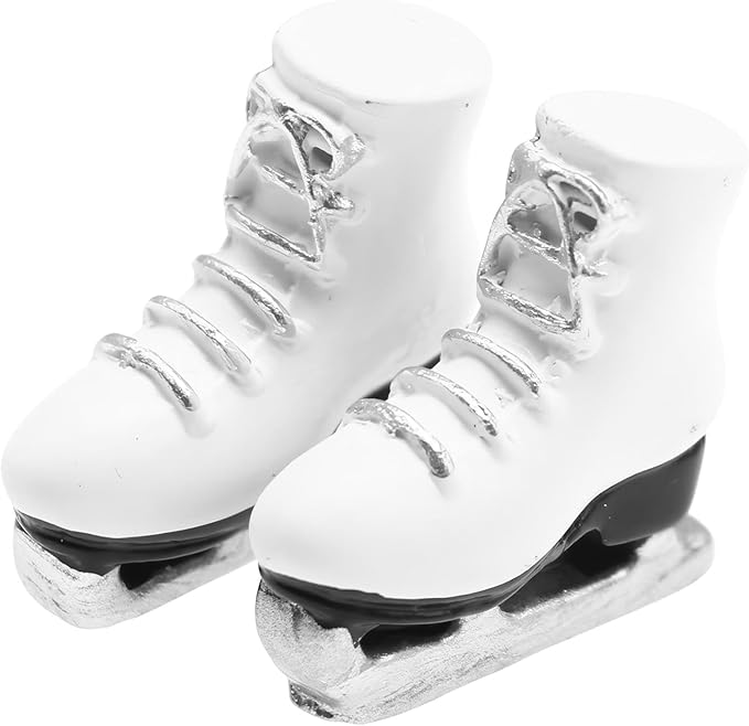 White Dollhouses Miniature Ice Skates - Miniature White Roller Skates, Miniature Scale Accessory Roller Shoes Winter Sports Shoes, Realistic Skating Shoes for Playhouse Decor Dollhouse Accessories