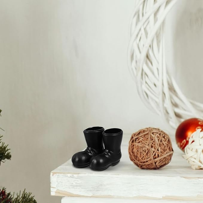 VICASKY 7 Pairs Mini Santa Claus Boots – 1.18" Adorable Miniature Christmas Gnome Shoes,Black Plastic Doll Shoes for Dollhouse, DIY Craft Projects, Table Centerpiece & Holiday Decor
