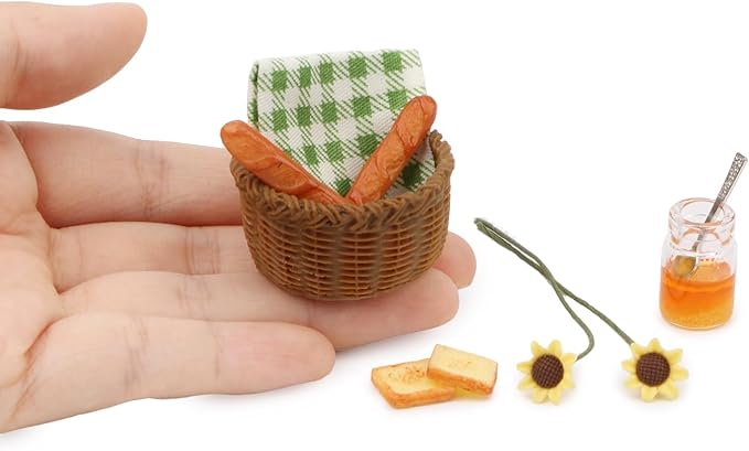 Miniature Food Dollhouse Accessories Garden Decor 1:12 Scale Bread Honey Picnic Basket Cloth Flowers 9PCS Garden Decoration Mini Room Display Props Model (Green Picnic Cloth)