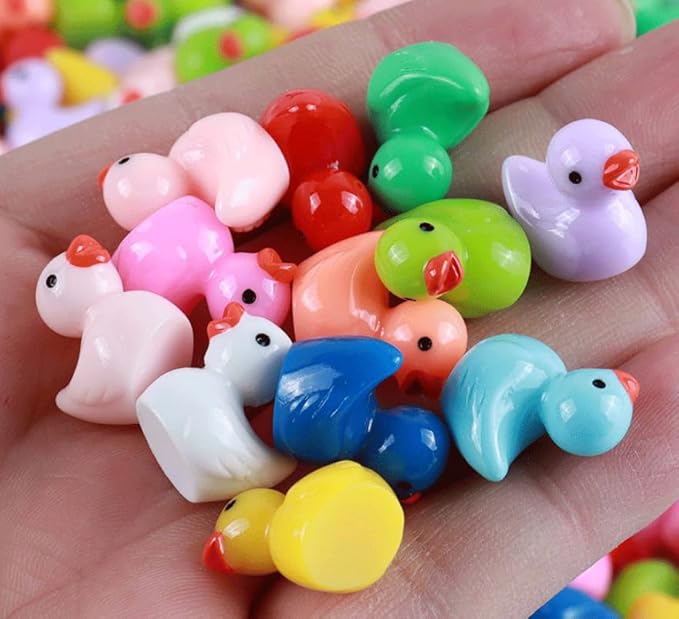 100pcs Mini Resin Duck,15 mm Dollhouse Décor for Aquarium Decor Micro Fairy Garden Landscape Hide,Seek Party Toys,Easter Basket Stuffer, Gift for All Ages (Nonluminous-Blue)