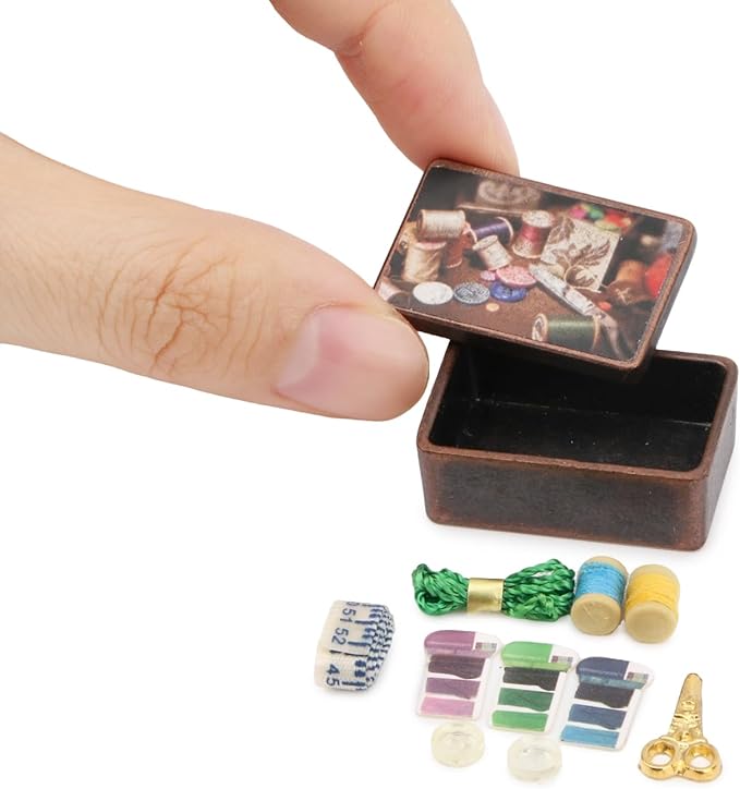 Dollhouse Accessories Miniature Sewing Tool Kit 1:12 Sewing Room Accessories Sewing Basket Simulation Model Dollhouse Decorations (Iron Box)