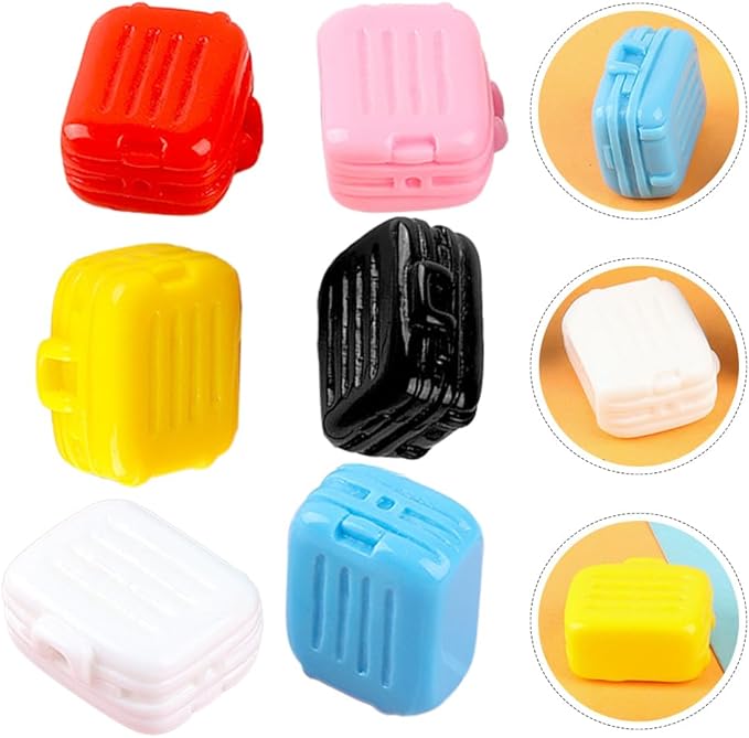 6Pcs Mini Suitcase Party Favor Box Realistic Small Doll Luggage Dollhouse Decor Accessories for DIY Micro-Scene Layouts Chic Adornments Tiny House Display 1.08 * 0.94 * 0.59inch