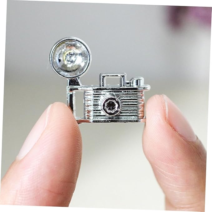 QUMIIRITY 4pcs Miniature Retro Camera Model for Dollhouse Creative Decorative Accessories for Mini House Realistic Photography Props for Landscapes and Room Decor