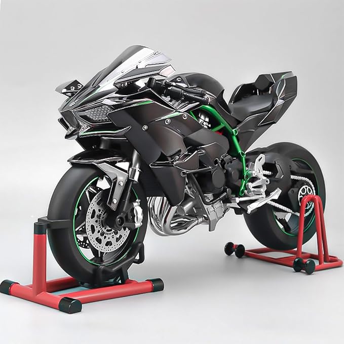 1/6 Scale Alloy Dynamic Motorcycle Model with Ignition System and Smoke Spray, Die-cast Motorcycle Gift for Adult Collectors & Enthusiasts