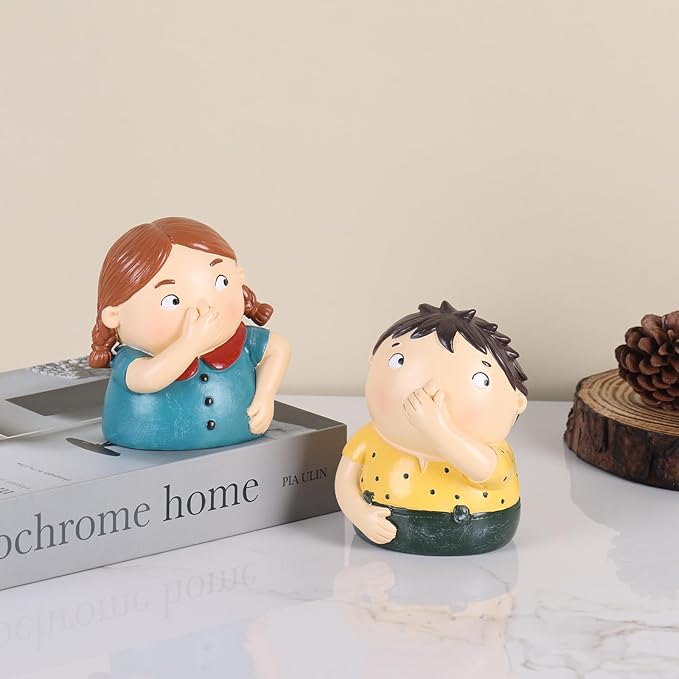 LCCCK Girl & Boy Holding Nose Sculpture Funny Bathroom Decor Statue, Quirky Home Decor Art Bathroom Figurines for Toilet Butler Tank Shelf Shelves, Mens Girls Toilet Decorate Knick Knacks