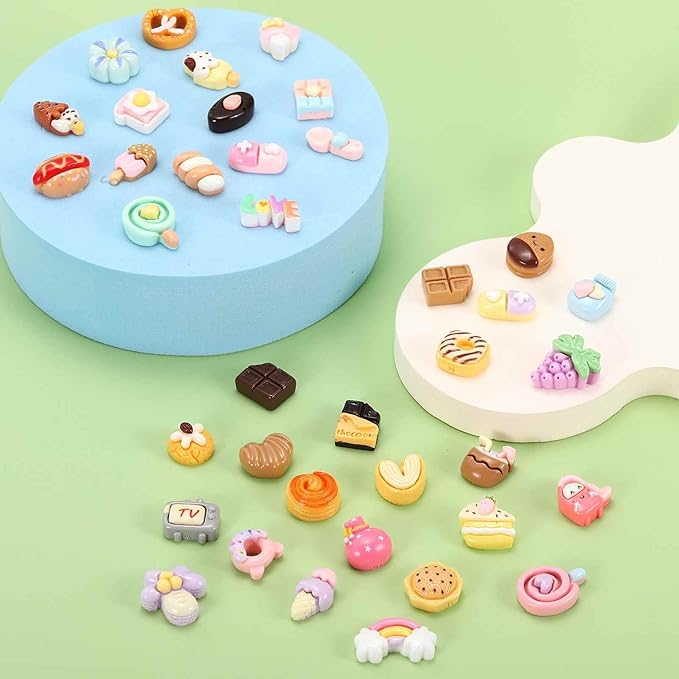 HEARTOOL Mini Cute Mini Hot Dog Snack Decor, Miniature Doll Food Crafts for Dollhouse & Landscape & Mini Kitchen & Micro Fairy Garden & DIY Craft Decorations(Brown Colors, 100pcs)