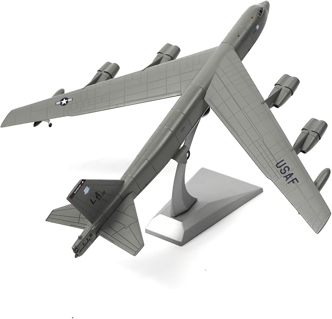 1/200 Scale B-52(Stratofortress) Long-Range Subsonic Jet-Powered Strategic Bomber Diecast Military Aircraft Model Display Model Aircraft for Display Collection or Gift