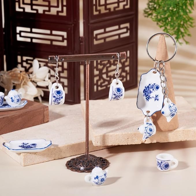 6Pcs Ceramic Tea Set Decorations Blue and White Porcelain 3D Miniature Model Ornaments Tea Cup Teapot Tray Plate Dollhouse Micro Landscape Decoration Garden Home Decor Accessories
