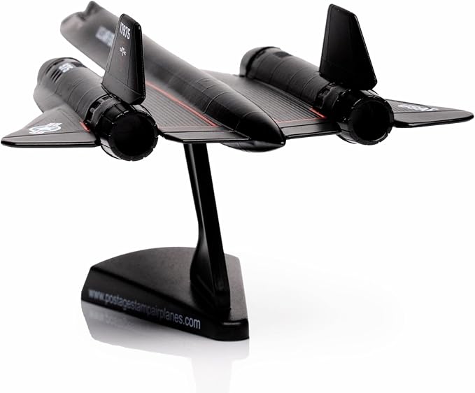 SR-71 Blackbird Die-Cast Metal Model – 1:200 Scale Strategic Reconnaissance Aircraft Replica with Display Stand, Highly Detailed, 6.2” Length x 3.2” Wingspan, Adult Collectible Ages 14+