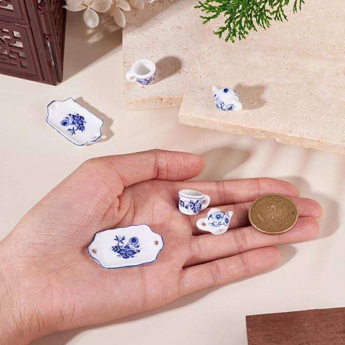 6Pcs Ceramic Tea Set Decorations Blue and White Porcelain 3D Miniature Model Ornaments Tea Cup Teapot Tray Plate Dollhouse Micro Landscape Decoration Garden Home Decor Accessories