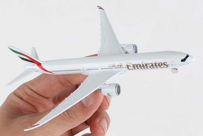 Daron Toy Airplane – Emirates 777x – Die-Cast Metal Model Airplane Toy with Plastic Parts for Kids Ages 3+