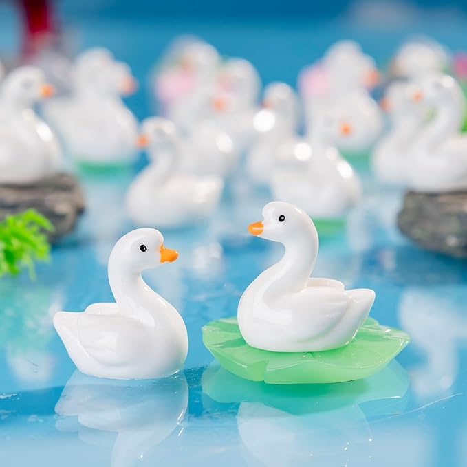 50 Mini Resin Animal Swan Figurines,Mini Christmas Figurines,Suitable for Fairy Gardens,Xmas Decor,Santa’s Village,Miniature Landscapes,Dollhouse Accessories,Party Gifts