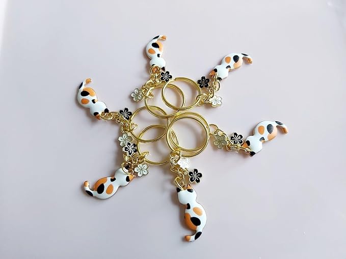 Agromusk Cute Cat Keychain, Enamel Flower Keyring Japanese Decor for Garden Cat Lovers, Kawaii Bag Charm With Sakura Flowers