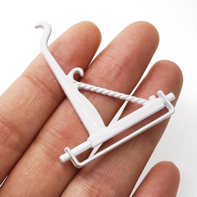 Odoria 1/12 Miniature Hanging Plants and Hook Hanger 2Pcs Mini Tiny Potted Plant Miniatures Dollhouse Decoration Accessories Doll House Accessory, Light Green