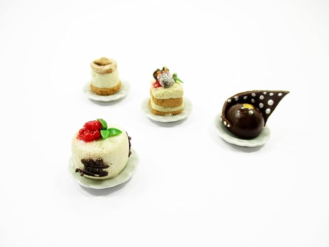 Dollhouse Miniatures Food 1:12 Mini Luxury Cake On Ceramic 4 Plates Supply 13934