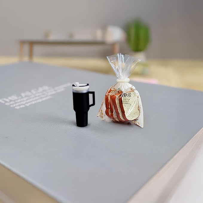 Miniature Drink Cup & Toast Set, Realistic Dollhouse Miniatures, Mini Tumbler with Detachable Lid & Straw, 1/12 Scale Food for Dollhouse Décor (Black)