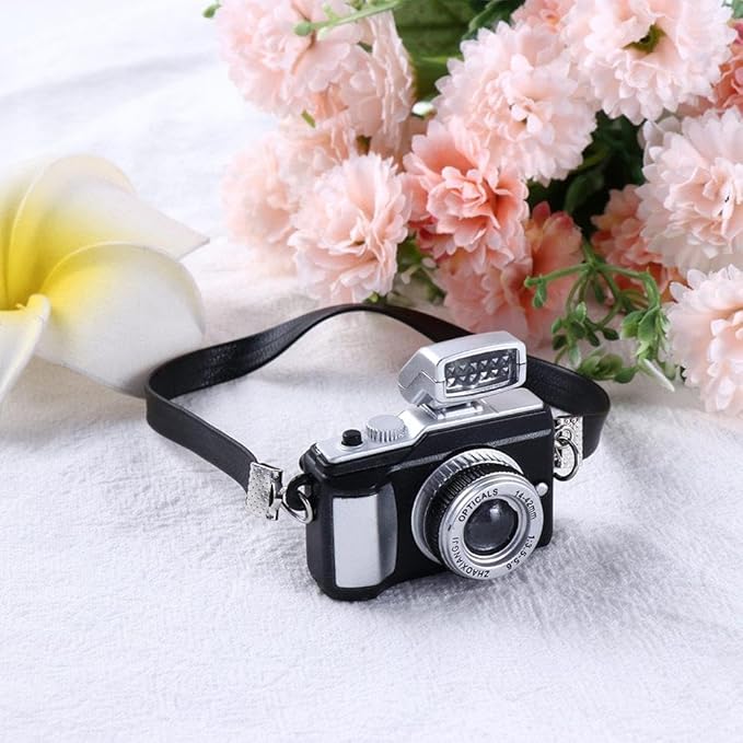 Miniature Camera 1:4 Scale Mini Camera Prop Mini Camera Ornament Vintage Camera Model Digital Camera Mini Decoration Accessories Photography Props