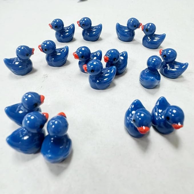 100pcs Mini Resin Duck,15 mm Dollhouse Décor for Aquarium Decor Micro Fairy Garden Landscape Hide,Seek Party Toys,Easter Basket Stuffer, Gift for All Ages (Nonluminous-Blue)