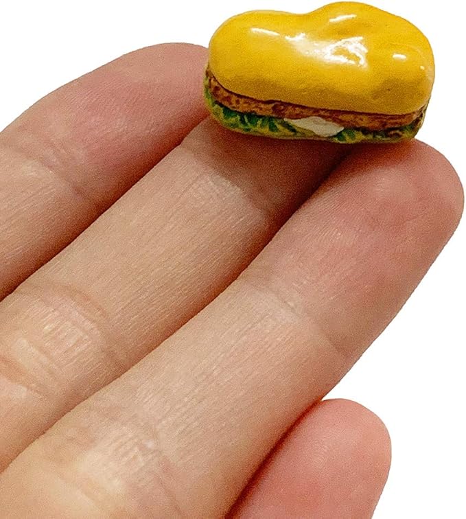 Miniature Food Drinks Toys 110pcs Mixed Resin Pizza Hamburgers French Fries Wine Decoration Tableware Doll house for Adults Childrens Pretend Play Kitchen Cooking Game Birthday Party Present
