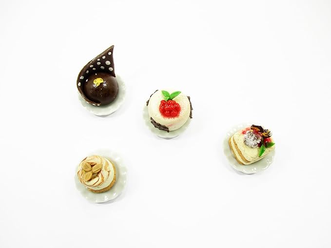 Dollhouse Miniatures Food 1:12 Mini Luxury Cake On Ceramic 4 Plates Supply 13934