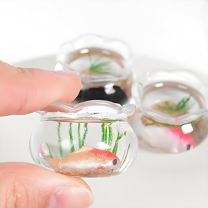 2Pcs Random Miniature Goldfish Bowls – 1:12 Scale Dollhouse Fish Tank Accessories,Realistic Resin Round Aquarium with Goldfish & Grass, Fairy Garden Ornaments, DIY Desktop Craft & Cupcake Topper Decor