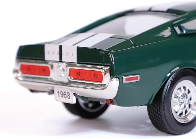 1968 Carroll Shelby GT-500KR Alloy Model - 1:18 Scale High-Performance Muscle Car Replica with Opening Doors and Display Case for Collectors and Enthusiasts（Green）
